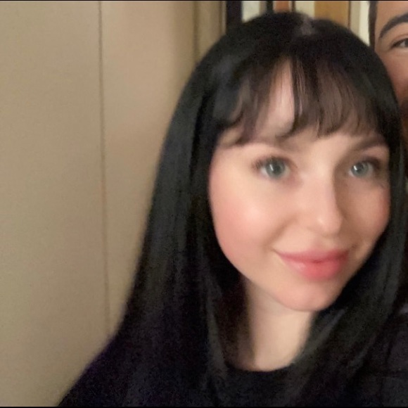 Meet your Posher, Madison - Picture 1 of 1